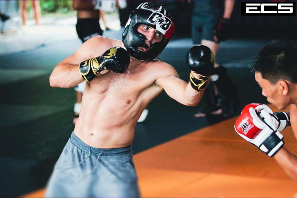 Hướng dẫn sparring trong MMA