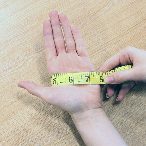 Đo chu vi bàn tay