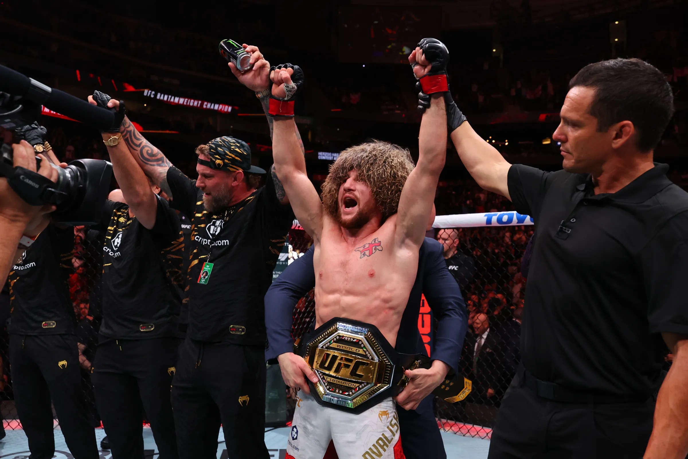 Đương kim vô địch của hạng Bantamweight - Merab Dvalishvili