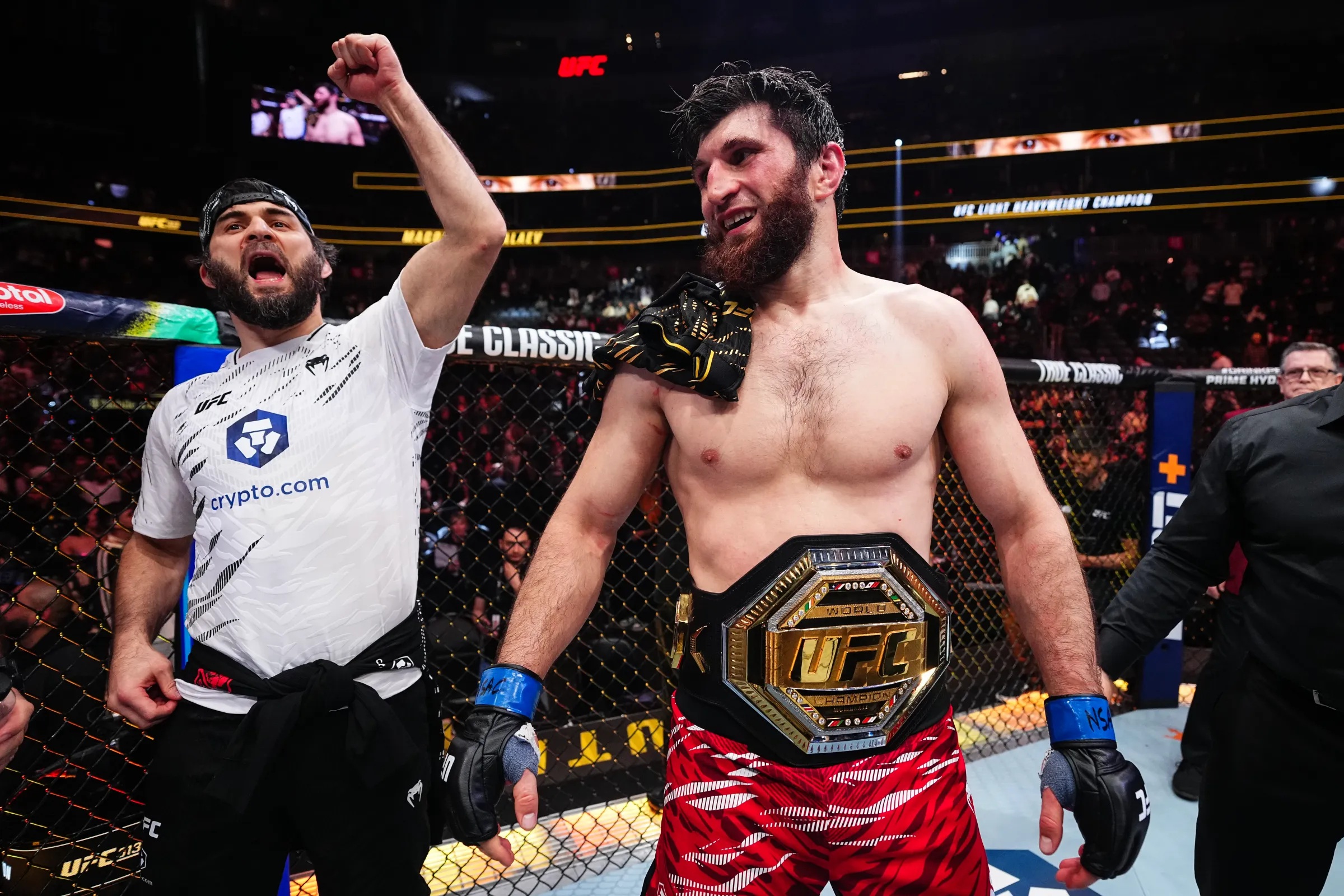 Võ sĩ hạng dưới nặng Ankalaev