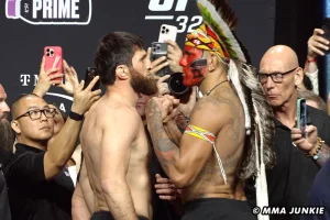 Face-off giữa Pereira và Ankalaev