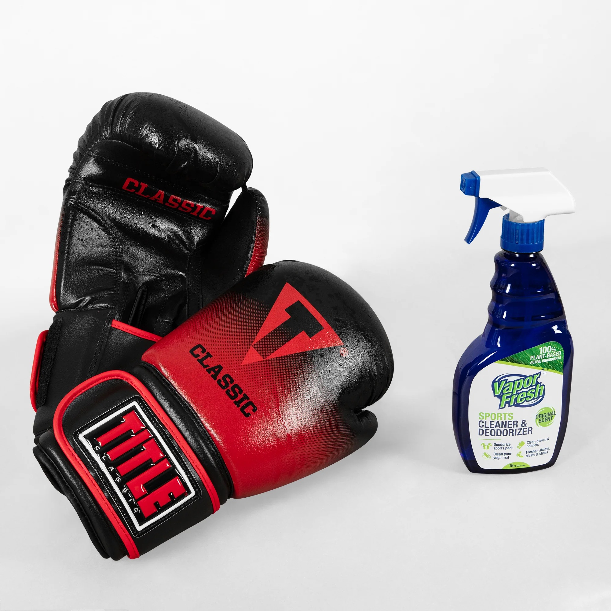 Dung dịch dùng để làm sạch băng đa (bên phải)